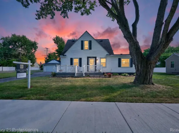 31711 Leona St, Garden City, MI 48135