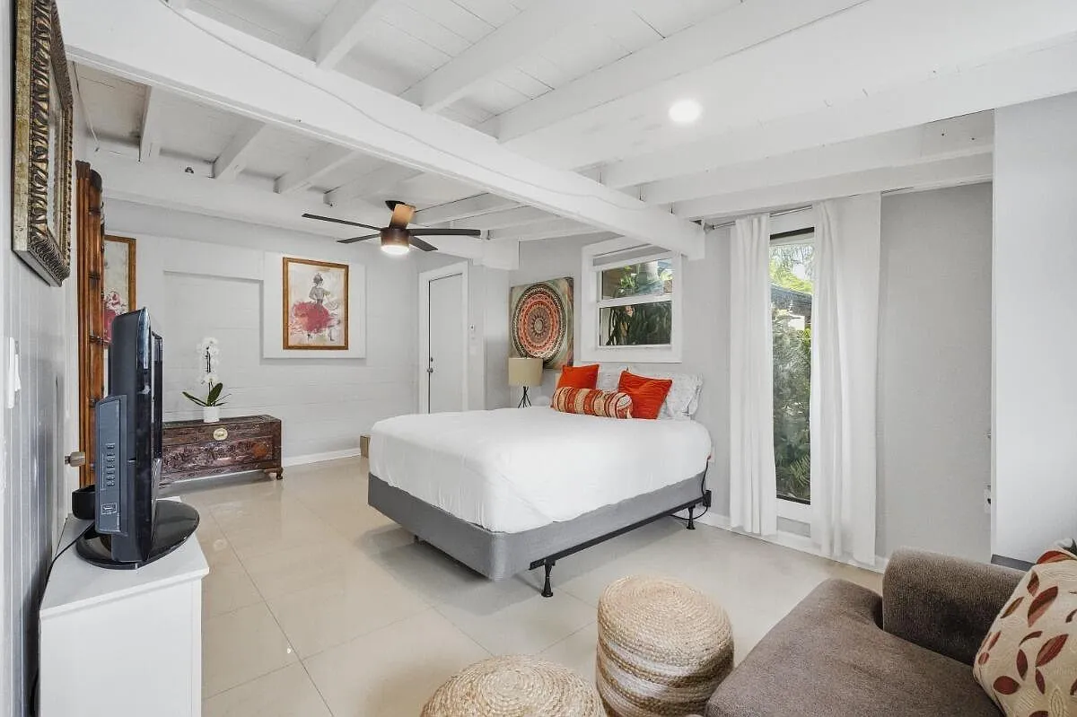 Studio, 1.0 bath, 1597 sqft, $1,600 — Photo 3