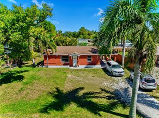 217 Crescent Lake Dr, North Fort Myers, FL 33917