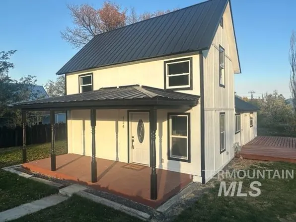 124 N Alton Ave, Glenns Ferry, ID 83623