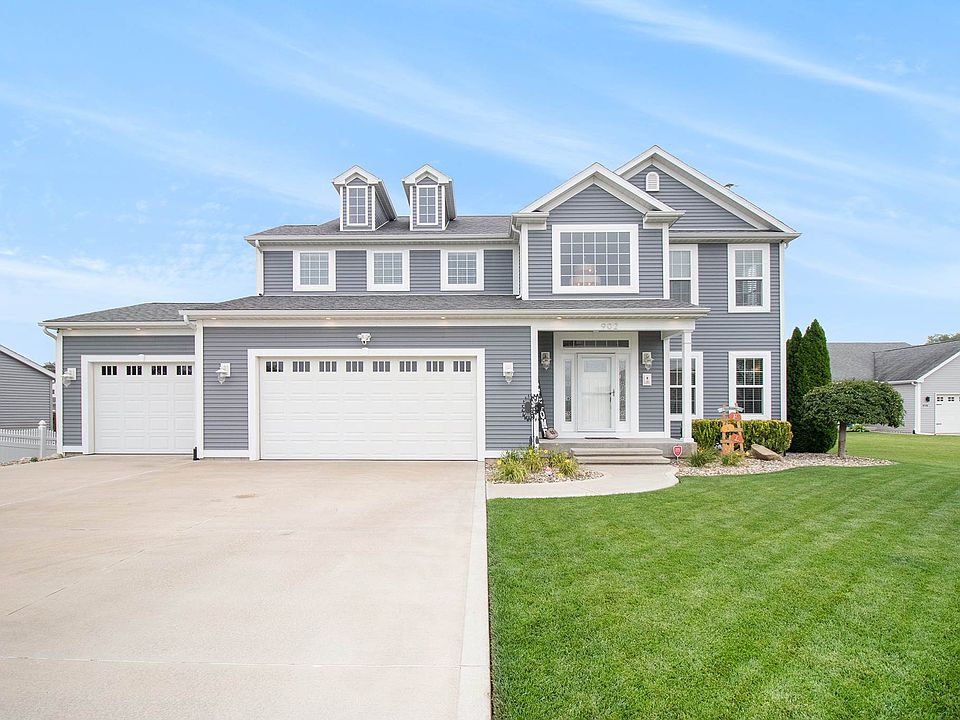 1st image of 902 Dashwood Ct