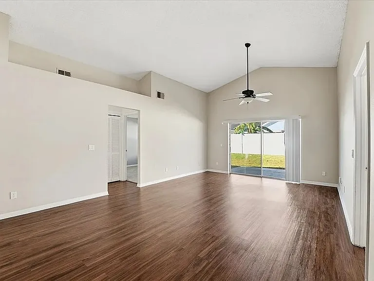 938 River Wind Ave — Photo 12
