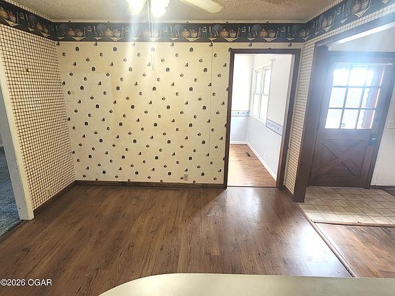 5th image of 111 Maple St