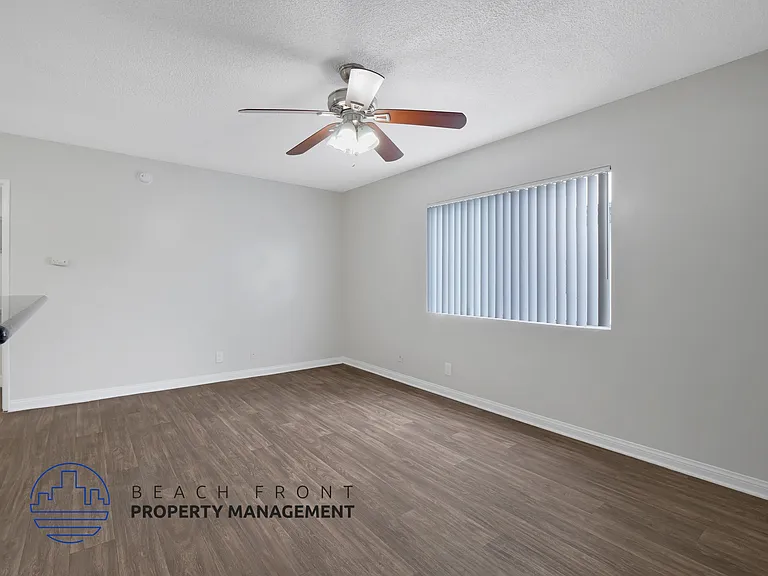 12417 Benedict Ave. — Photo 20