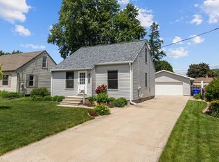 1030 W Grant St, Appleton, WI 54914