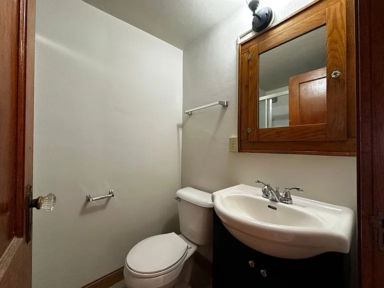 822 Pine St — Photo 12