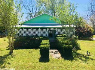 601 Mayo Ln, Century, FL 32535