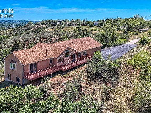 3rd image of 2205 Mesa Rd