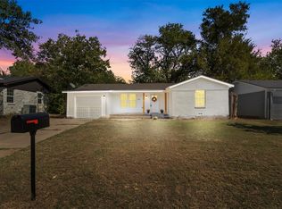 916 Zelda Dr, Hurst, TX 76053