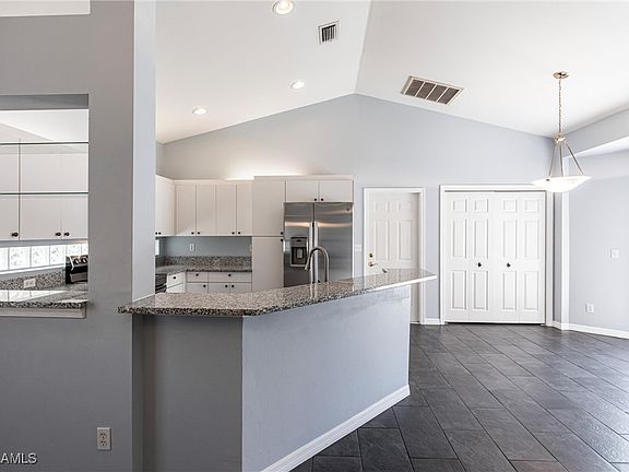 4th image of 359 Pindo Palm Dr