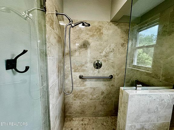 5th image of 9204 Rojo Ln