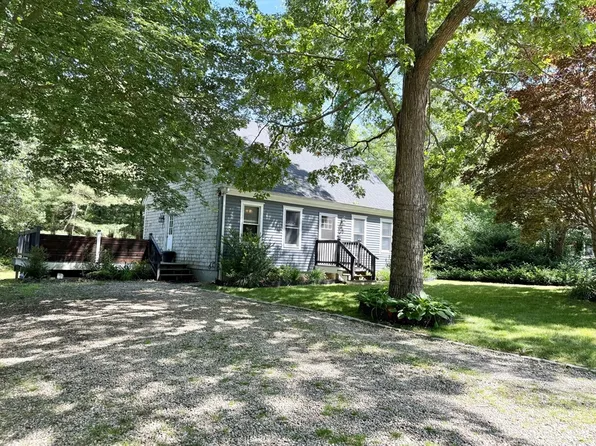 18 Staysail Cir, Barnstable, MA 02630