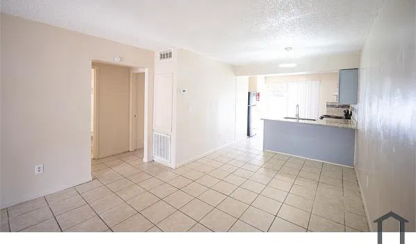 2 bed, 900 sqft, $1,295 — Photo 4