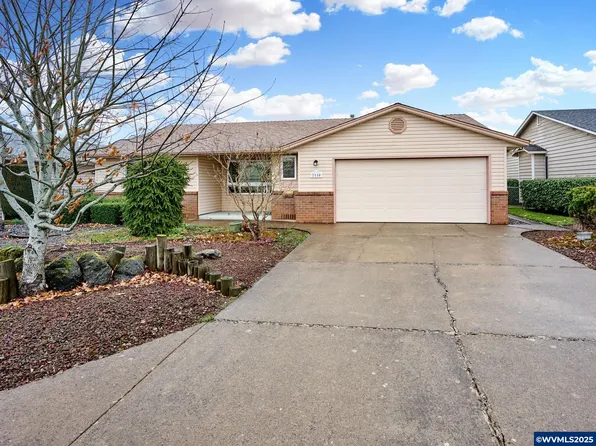 2110 Camellia Way, Woodburn, OR 97071