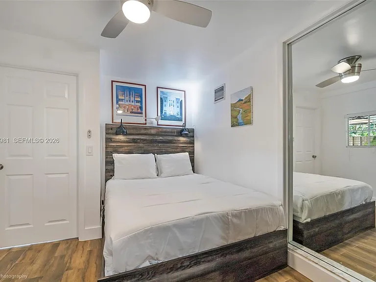 212 SW 1st Ave — Photo 40