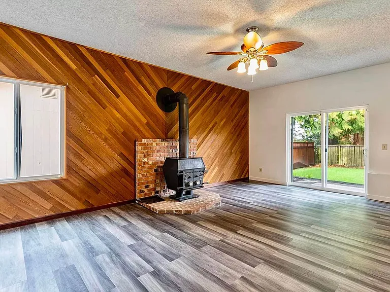 15618 SE Fairwood Blvd — Photo 11