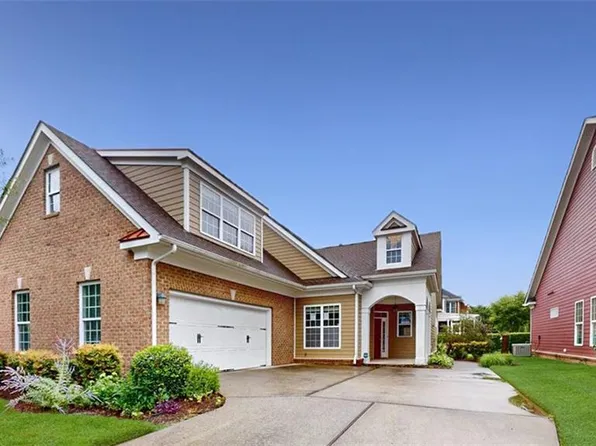 1439 Blairwood Ln, Chesapeake, VA 23320