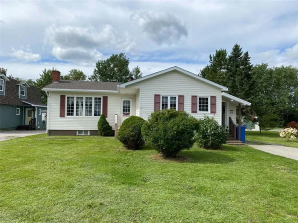 14 Hillview Heights, Glovertown, NL A0G2L0