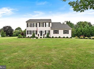 27 Galloping Brook Dr, Allentown, NJ 08501