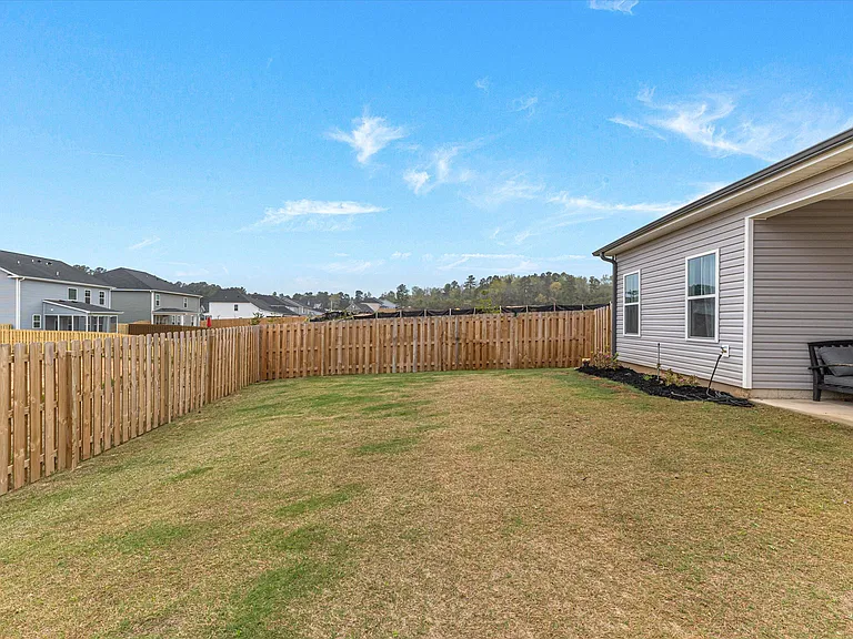 975 Newburn Dr — Photo 44