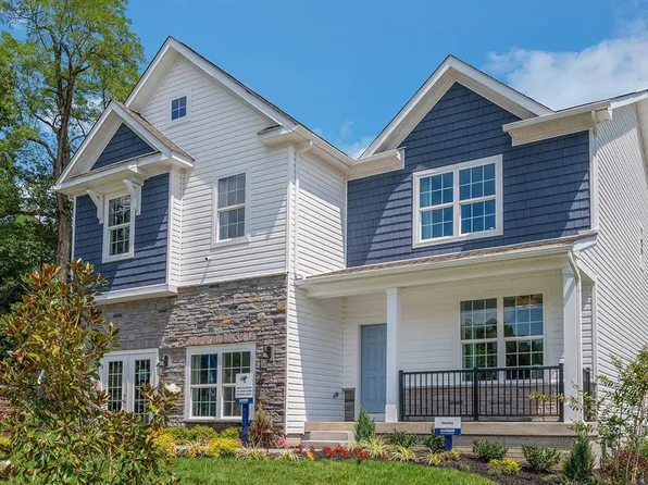 109 Pear Ridge Dr, Harrisburg, PA 17111