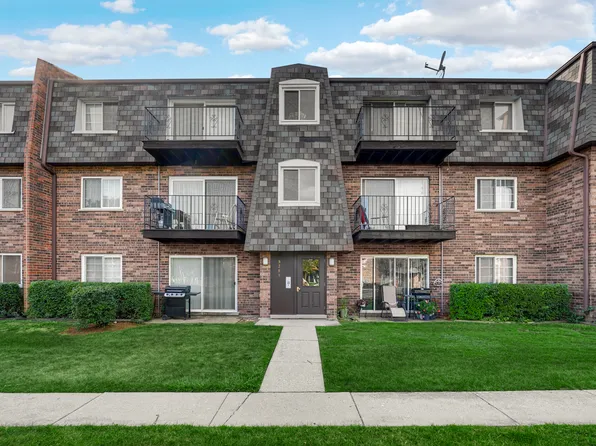 9381 Bay Colony Dr #1N, Des Plaines, IL 60016