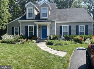 9348 Burke Rd, Burke, VA 22015