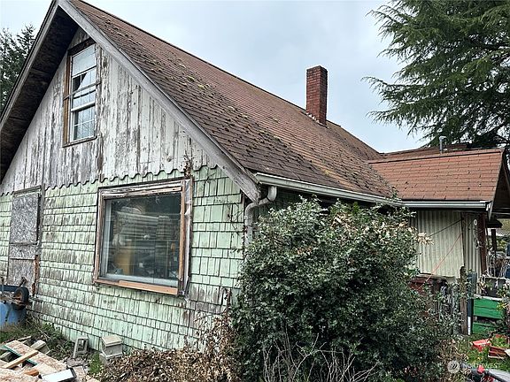 4th image of 10224 Ainsworth Avenue S