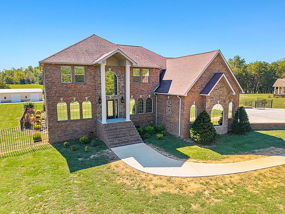 3rd image of 420 Cedar Pointe Dr