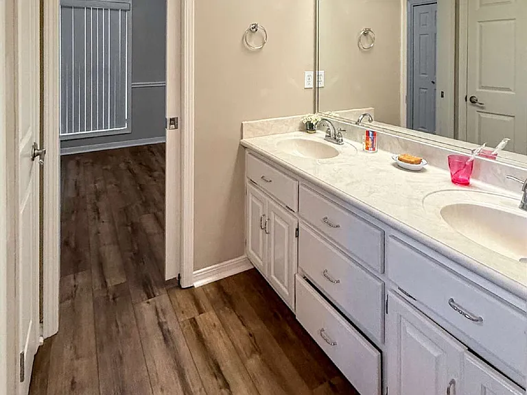 404 Buxton Way — Photo 14