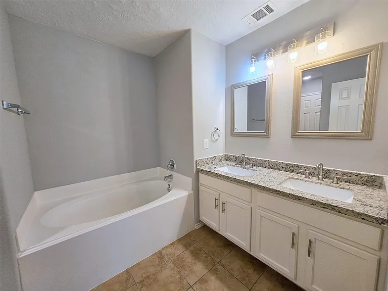 1423 Stone Bluff Dr — Photo 16