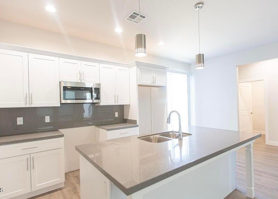 1st image of 1850 N 51st St #3