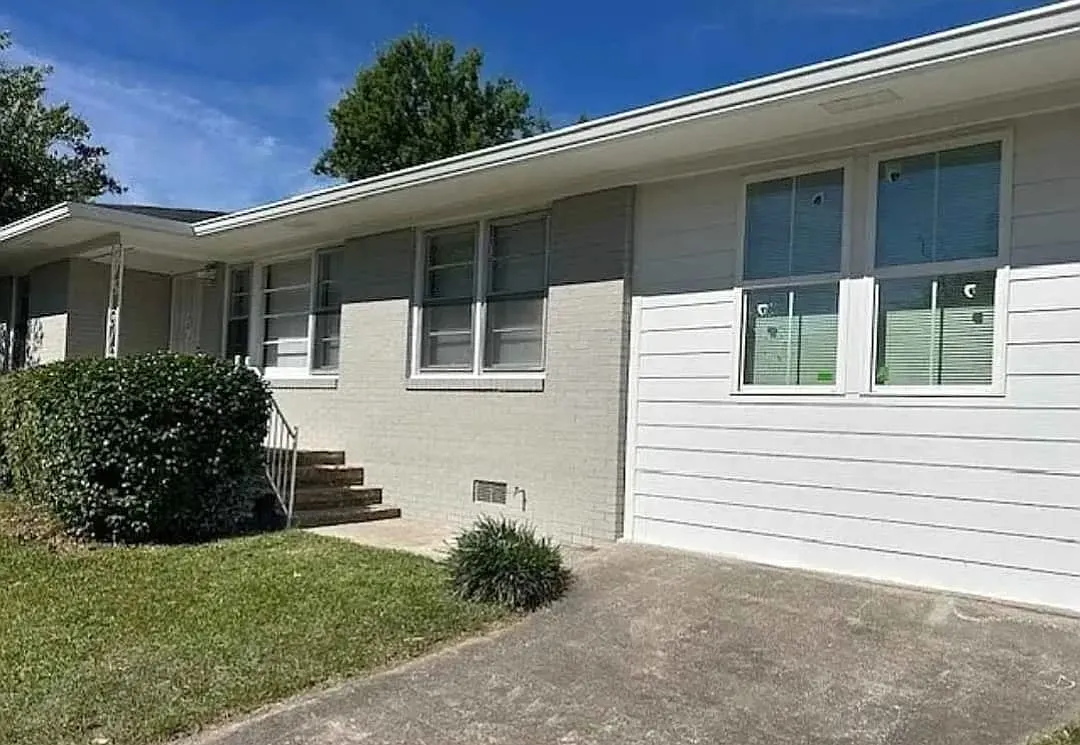 4 bed, 1344 sqft, $1,750 — Photo 2