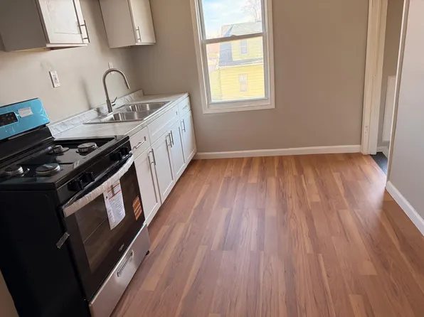2415 Cody St, Hamtramck, MI