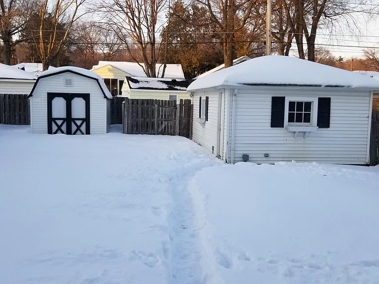 430 Brown St — Photo 14