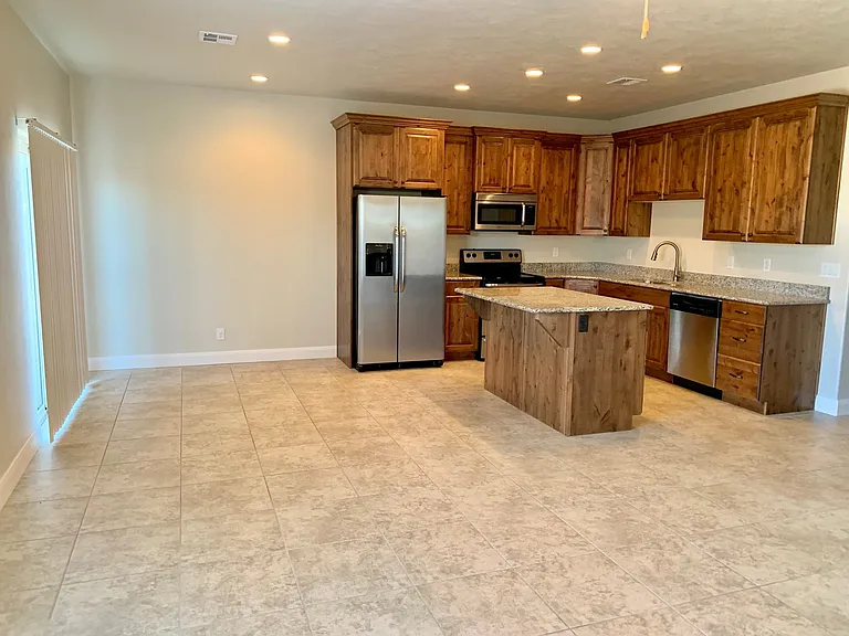 2525 Bella Vista Dr — Photo 3