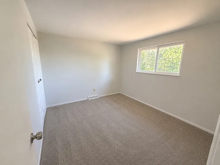 5902 S Ironton Ct — Photo 13
