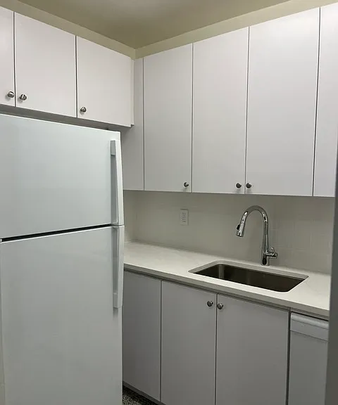 201 W 72nd St #4M — Photo 5