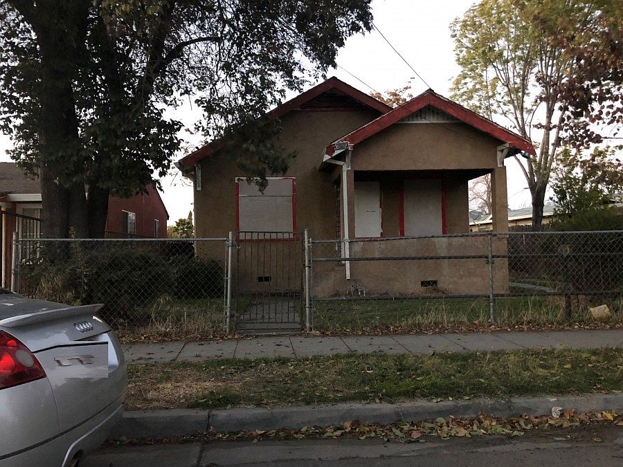 1st image of 649 E 6th St