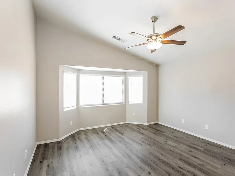 25739 W Saint Catherine Ave — Photo 9