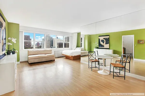 Sold by Bond New York | media 15