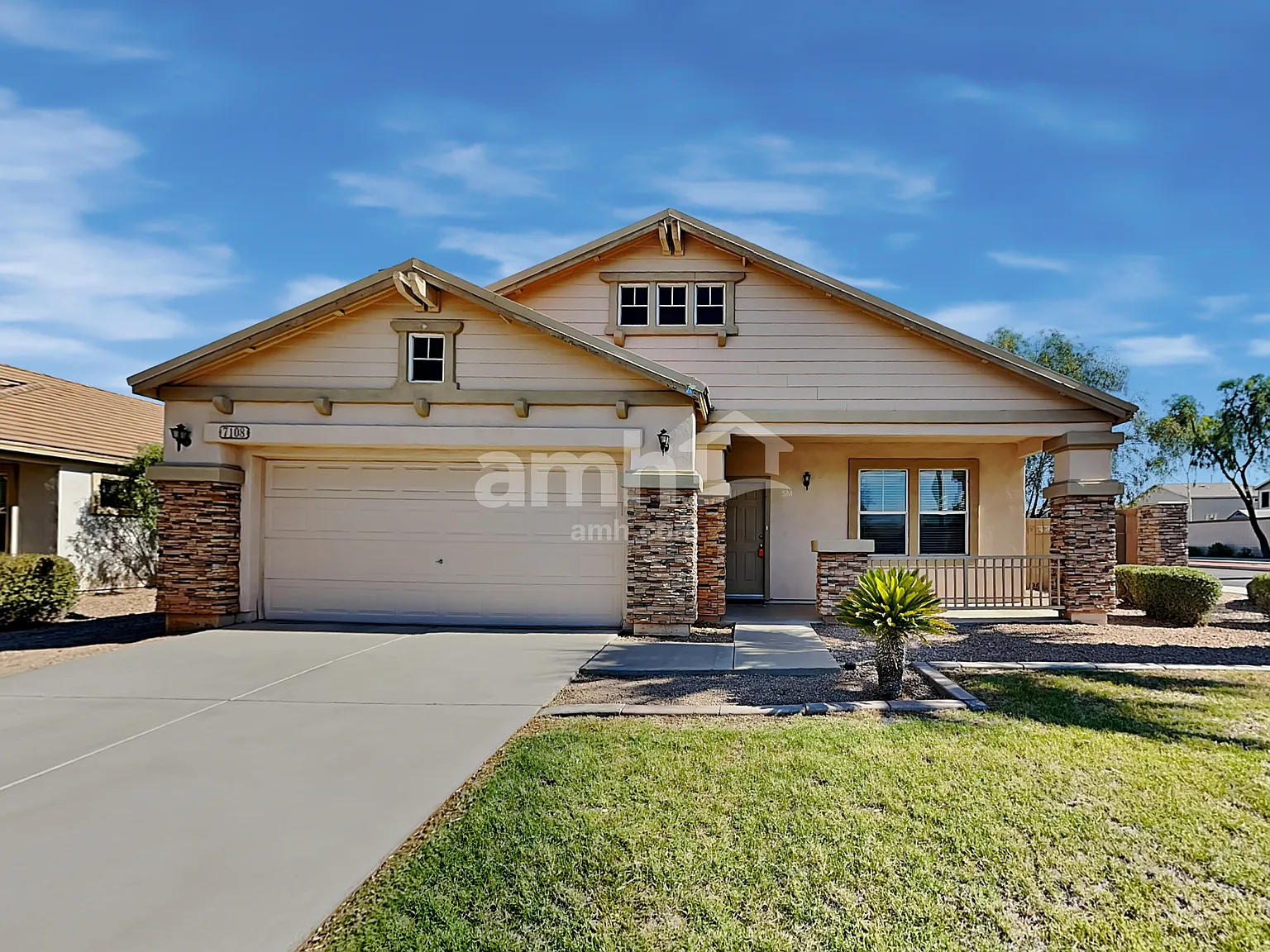 3 bed, 2.0 bath, 1729 sqft, $2,135 — Photo 1