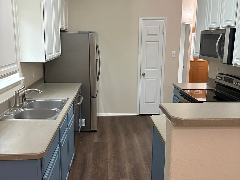4517 Fox Sedge Ln — Photo 10