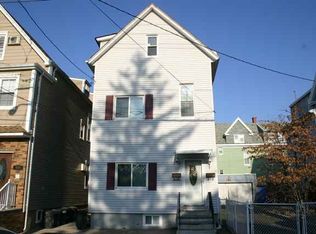 549 Avenue E, Bayonne, NJ 07002