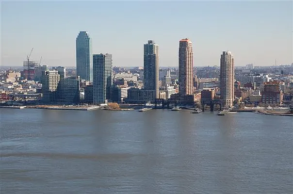 Rented by Luxury Habitat | media 35