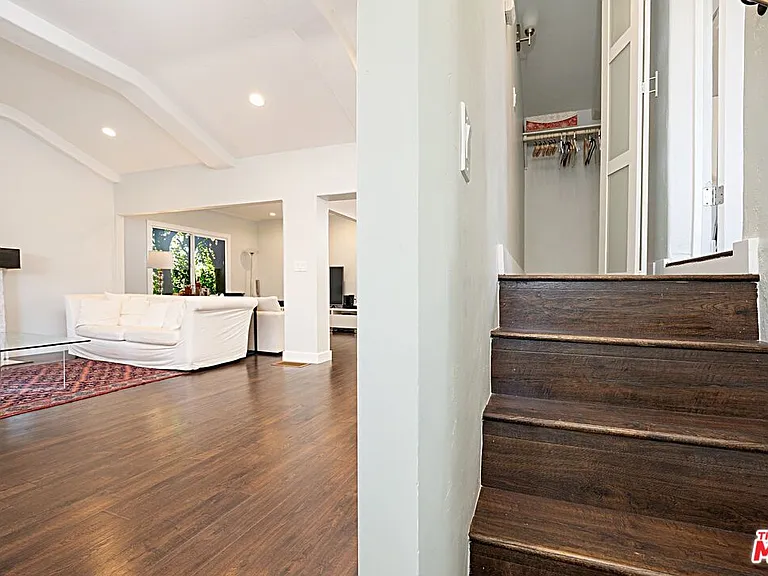9023 Phyllis Ave — Photo 29