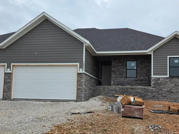 2601 W Webb Road, Ozark, MO 65721