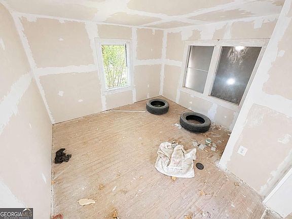 4th image of 310 Edwards Ave