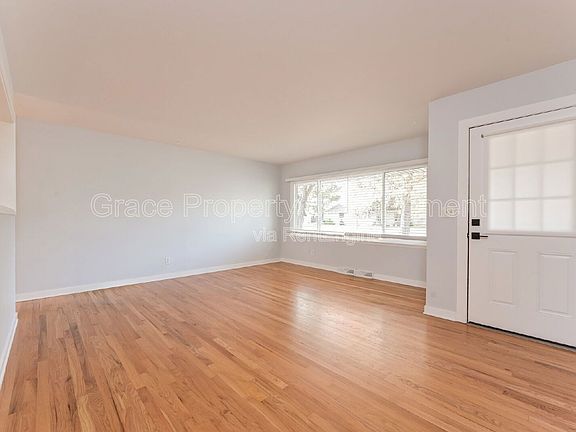 3rd image of 6186 S Southwood Dr