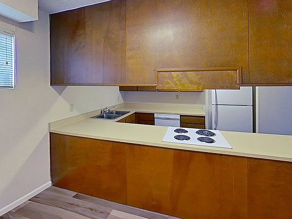 3rd image of 614 Van Buren St #644V01